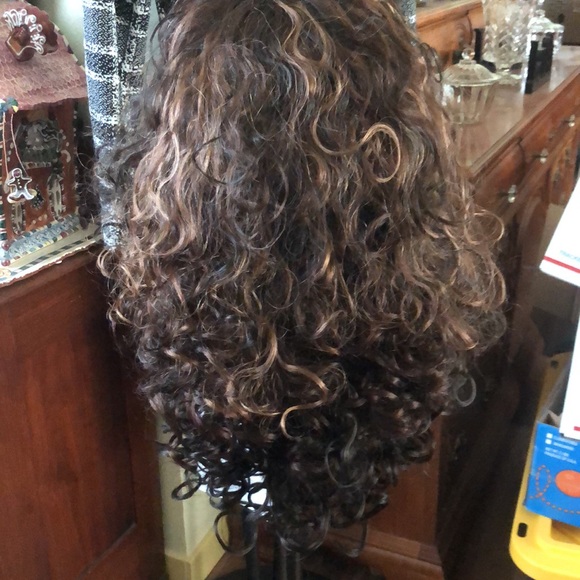 FreeTress Fullcap Drawstring Type Samara Girl Double combed for Secure Hold - Picture 7 of 12